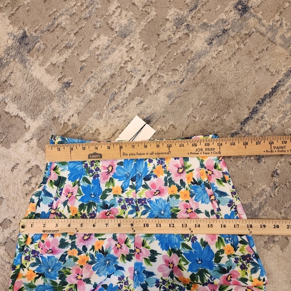 NWT Zara Highwaist Multi Floral Printed Straight Leg Pants Pockets Size Medium - Picture 8 of 16